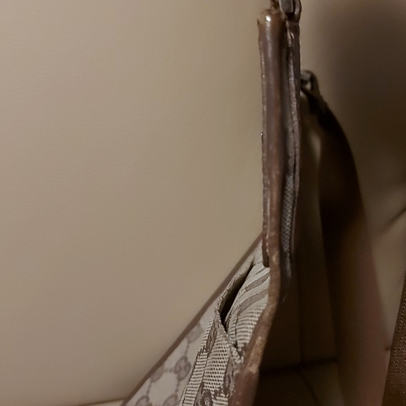 Authentic Gucci Messenger Bag - Picture 8 of 10